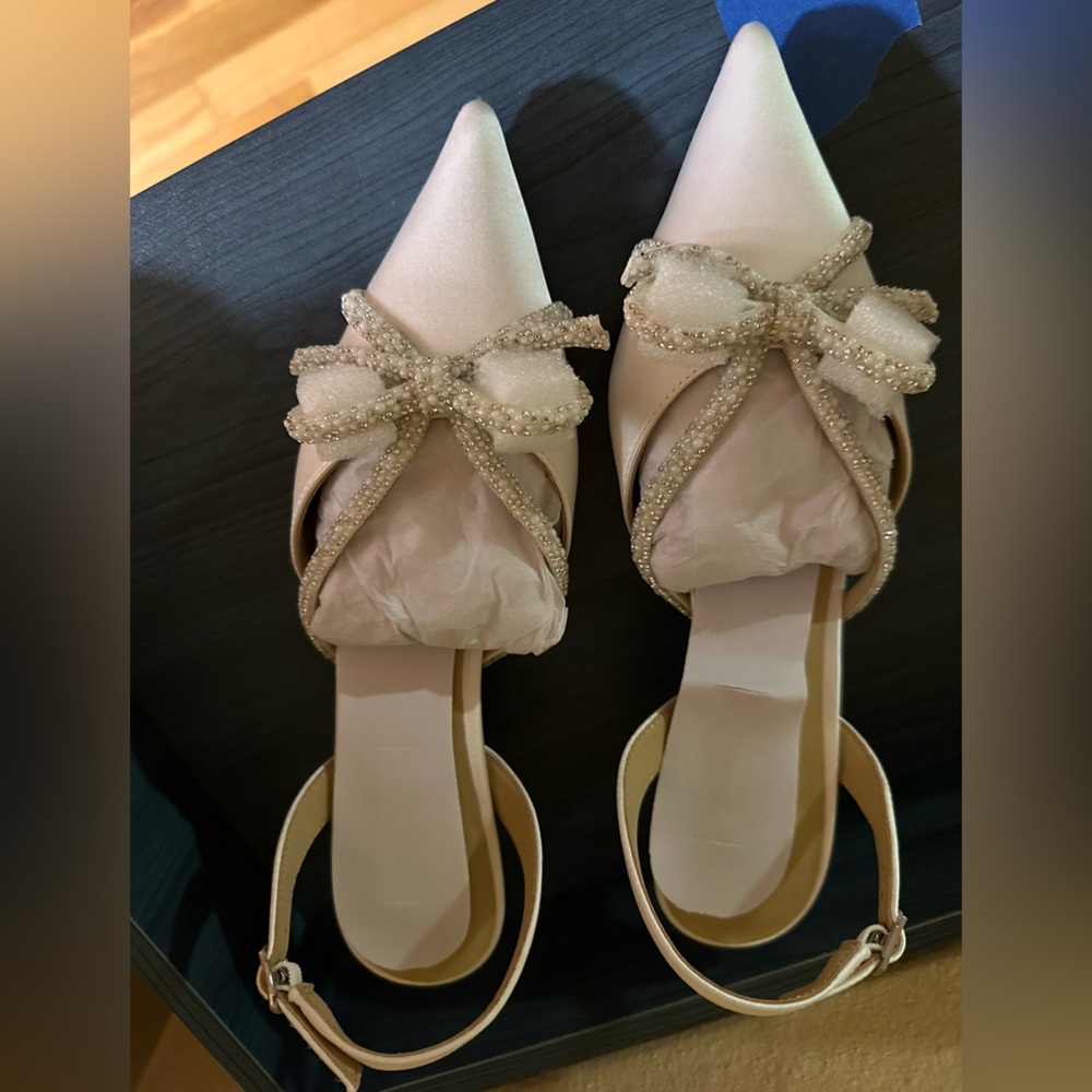 Badgley Mischka - Angelina White Satin Heels - Silver Bow - Picture 2 of 8